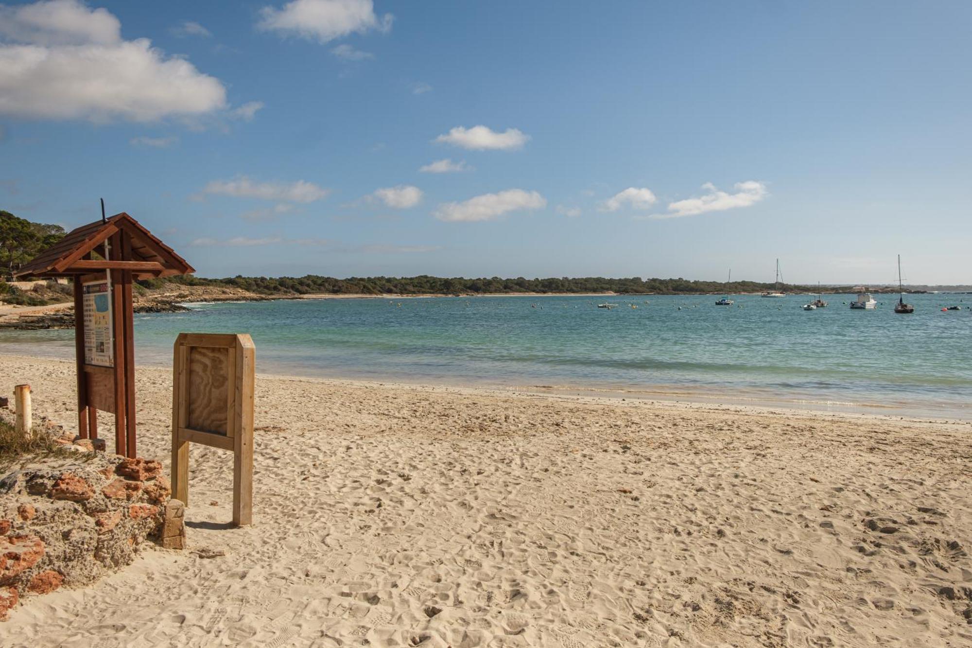 Alma Libre Beach Apartment Colonia de Sant Jordi ภายนอก รูปภาพ