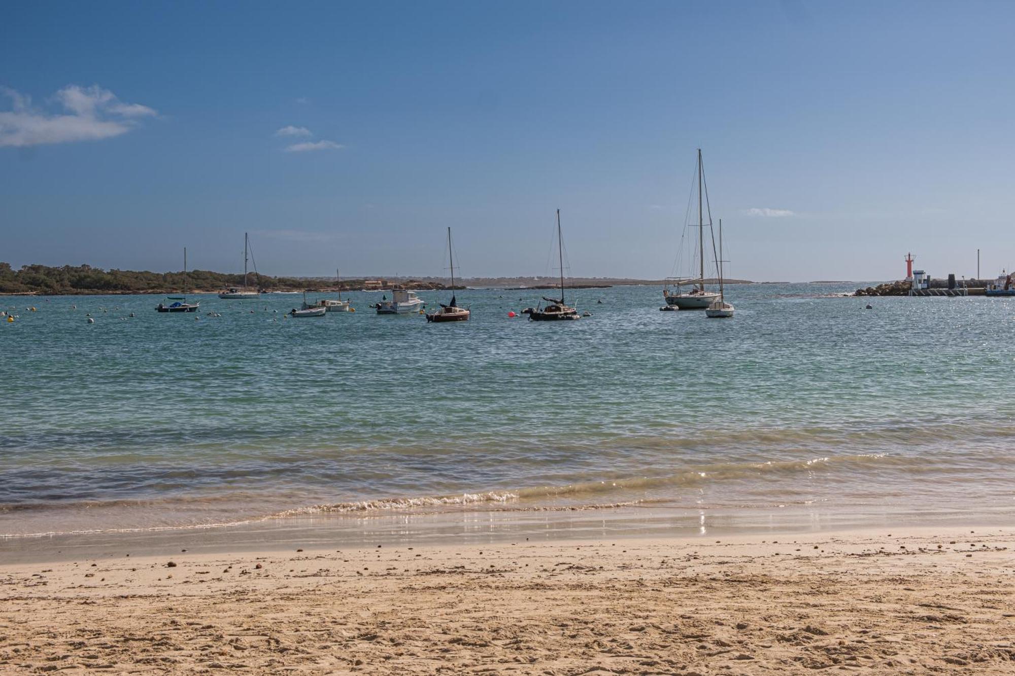 Alma Libre Beach Apartment Colonia de Sant Jordi ภายนอก รูปภาพ